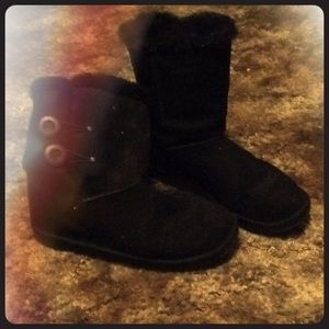 Low rise black fuzzy UGG knock offs